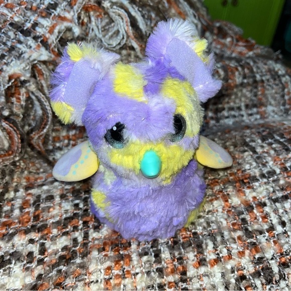 Hatchimals Mystery Elefly Fluffy Interactive Limited Edition Purple Yellow toy - Picture 2 of 7